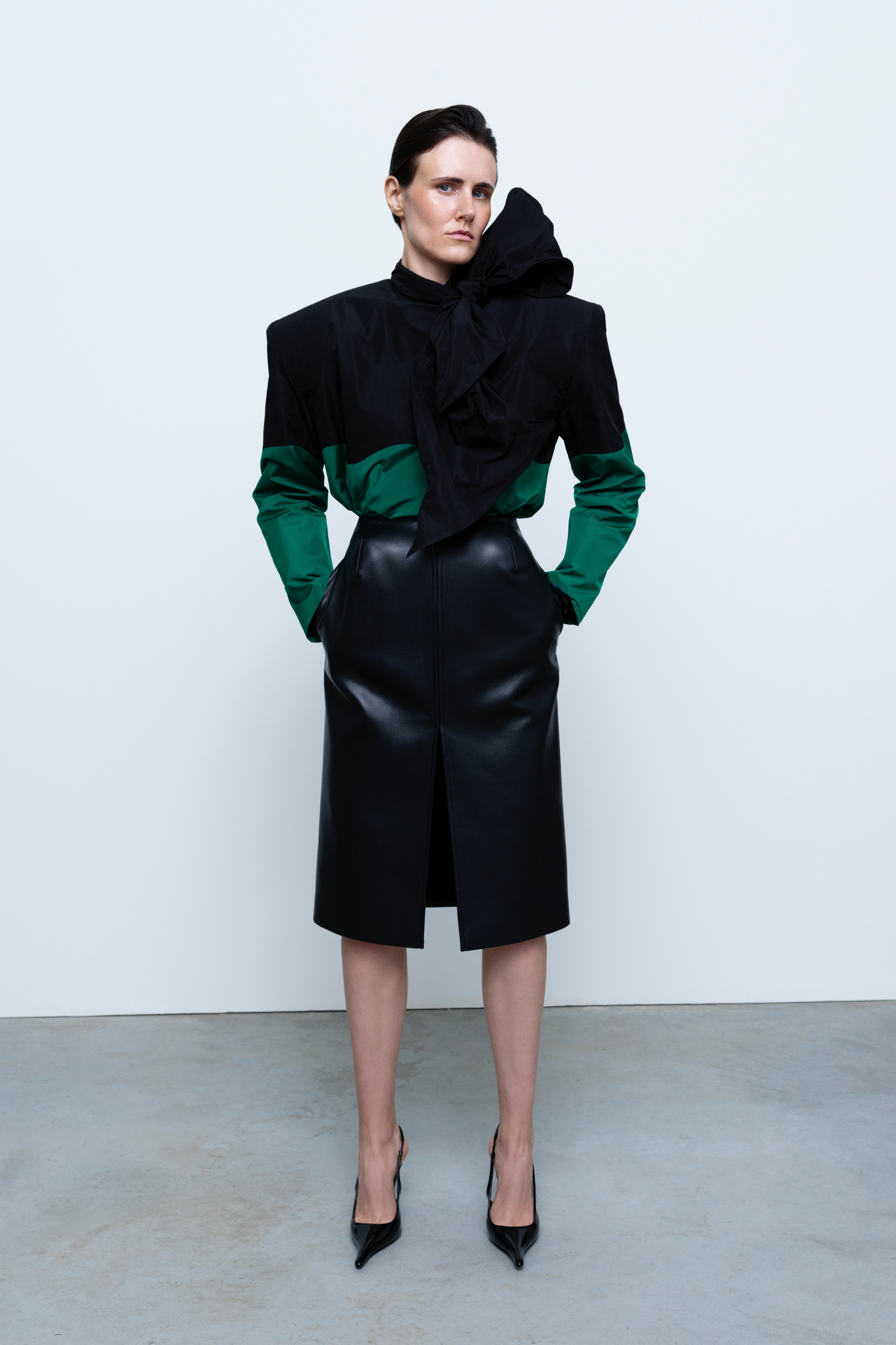 TOP#06 — Blouse with Voluminous Shoulders