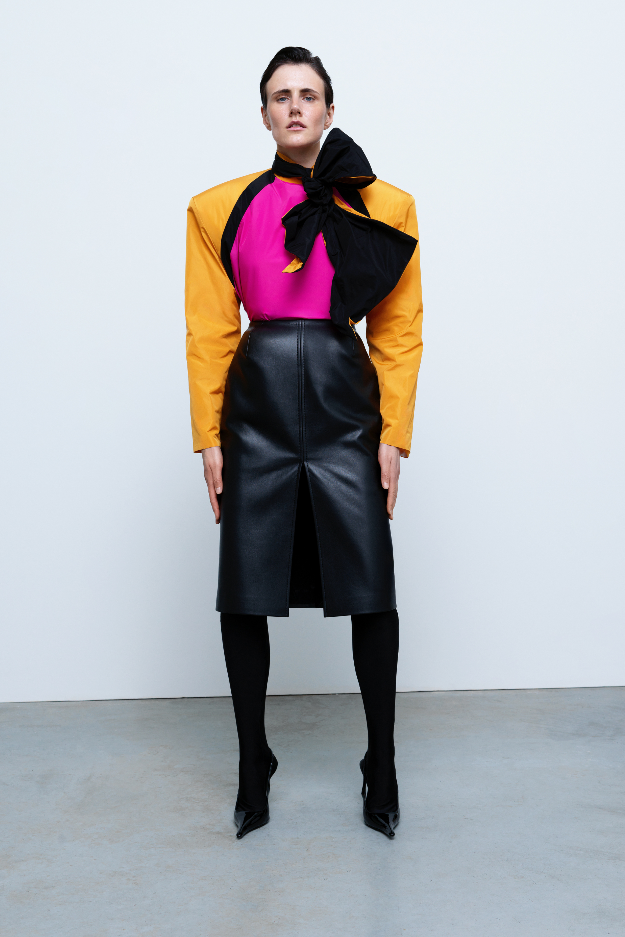 TOP#04 — Blouse with Voluminous Shoulders