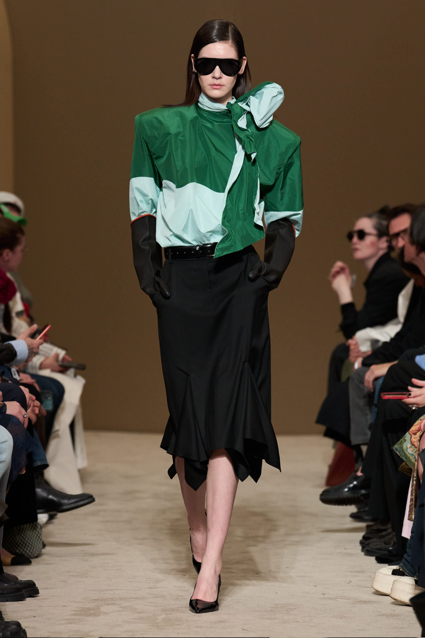 TOP#14 — Blouse with Voluminous Shoulders